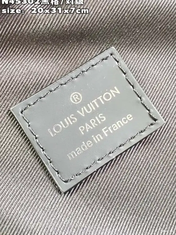 VUITTON Avenue NM-31*20*7CM Slingbag LOUIS 0501